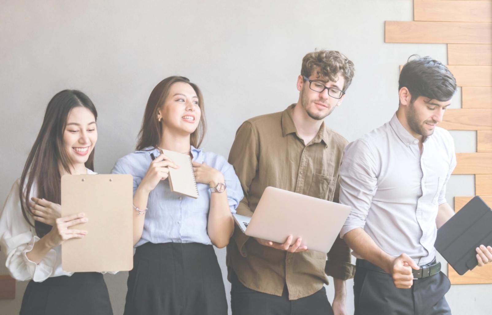 Sesión de formación financiera en espacio colaborativo